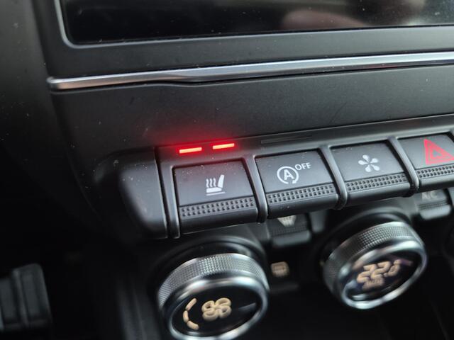 Renault CLIO 1.0 TCe Intens Handgeschakeld / Allseason banden / Pack winter / Pack Easy Link / Apple Carplay Android Auto / Stuur-, en Stoel verwarming / Cruise control / Navigatie / Keyless Entry/Start / Draadloze telefoon lader /