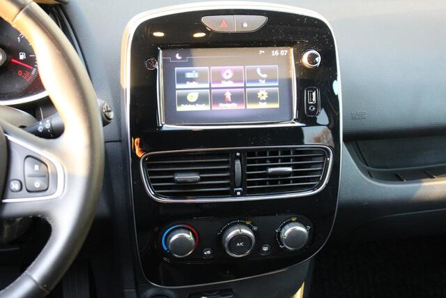 Renault CLIO Estate 0.9 TCe Limited | Trekhaak | Parkeersensoren achter | All Season banden