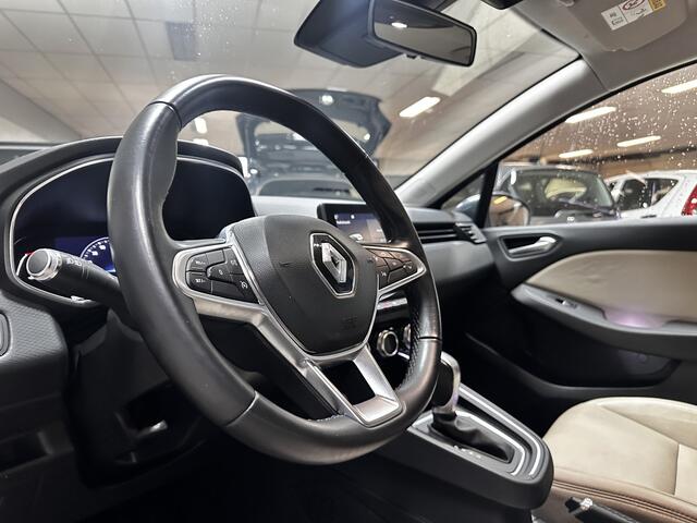 Renault CLIO 1.3 TCe Intens/ Automaat!/ 131pk!/ 16'' LMV/ Apple + Android/ Camera/ Leder/ Stoelverw./ DAB+/ Keyless/ LED Koplampen/ Navi/ Clima/ Cruise/ Elek. pakket/ Isofix/ Multi. LEDER. Stuur/ 16'' LMV/ PDC V+A/ Chroo