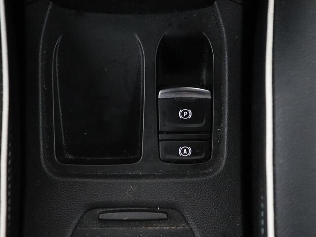 Renault CLIO 1.6 E-Tech Hybrid 140 Intens | Stoelverwarming | Camera | Carplay | Stuurverwarming | Half leder | Full LED | Navigatie | Climate control | Cruise control | Parkeerhulp