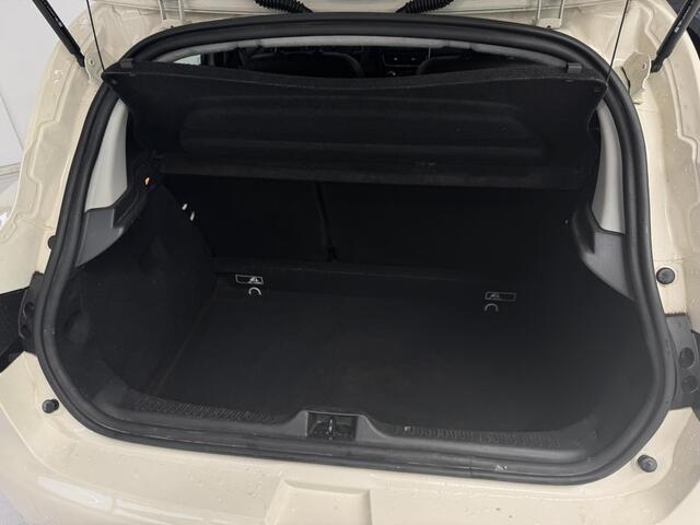 Renault CLIO 0.9 TCe Intens | Navigatie | Camera | Trekhaak | Cruise control |