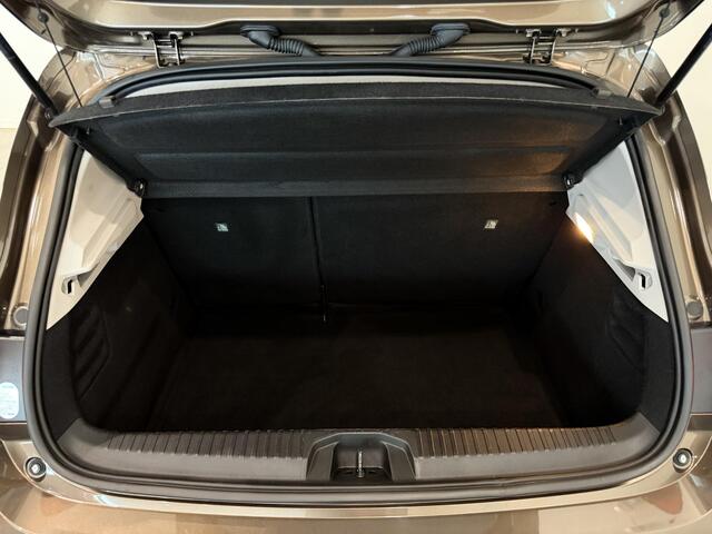 Renault CLIO 1.0 TCe 100 Zen | Navigatie | Airco | Cruise Control | Parkeersensoren | Trekhaak | All season banden | Apple Carplay/Android Auto