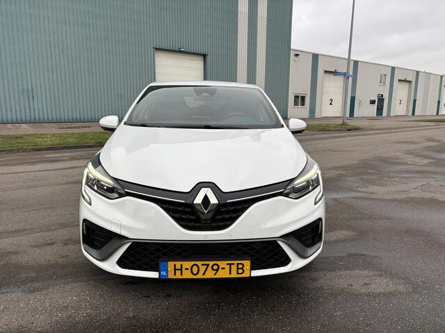 Renault CLIO 1.3i TCe R.S. Line Automaat 130 PK. Prachtige auto van de eerste eigenaar !!!! Auto rijdt helemaal nieuw en alle keuringen toegestaan !!
