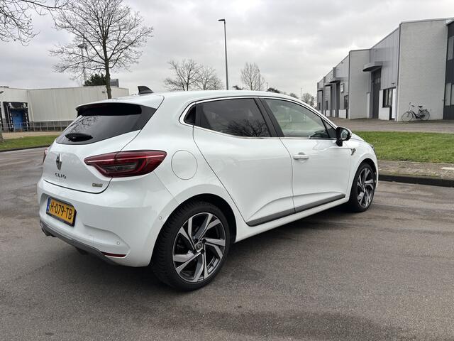 Renault CLIO 1.3i TCe R.S. Line Automaat 130 PK. Prachtige auto van de eerste eigenaar !!!! Auto rijdt helemaal nieuw en alle keuringen toegestaan !!