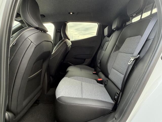 Renault CLIO 1.0 TCe 90 GPF techno Handgeschakeld / Apple Carplay Android Auto / Winter Pack / Achteruitrijcamera / Stoel-, en Stuurverwarming / Keyless Entry/Start