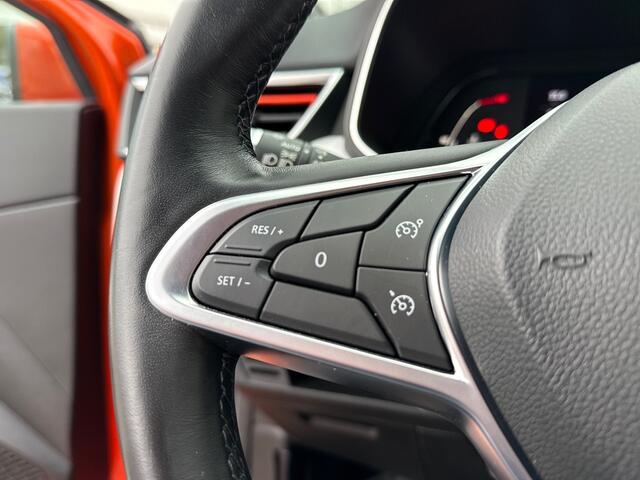 Renault CLIO 1.0 TCe Intens BOSE / 360 CAMERA / CRUISE / TREKHAAK / GROOT NAVI / CLIMATE / STOEL/STUUR VERW. / BOMVOL!! BOSE / 360 CAMERA / TREKHAAK / NAVI / STOEL/STUURVERW. / BOMVOL