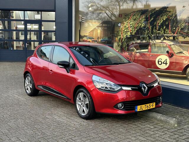Renault CLIO 0.9 TCe Eco2 Expression | Navigatie | Lichtmetaal | All season banden | Airco | Cruise Control | Centrale vergrendeling | Multimediascherm | Mistlampen |