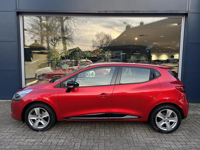 Renault CLIO 0.9 TCe Eco2 Expression | Navigatie | Lichtmetaal | All season banden | Airco | Cruise Control | Centrale vergrendeling | Multimediascherm | Mistlampen |