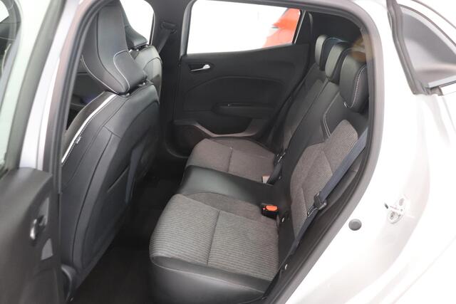 Renault CLIO 1.6 E-Tech Hybrid 145 Intens | 360° Camera | Navigatie 9,3"| Climate control | Dode hoek detectie | AppleCarplay AndroidAuto |