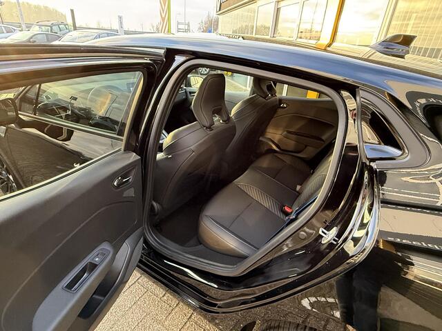 Renault CLIO 1.6 E-Tech Full Hybrid 145 esprit Alpine | Stoel & stuur verwarming | 360 graden camera | Bose Audio | Cruise Adaptief | DAB | Climate Control |