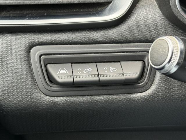 Renault CLIO BJR 2020 1.6 E-Tech 92 PK Hybrid 140 Business Zen AUTOMAAT | CAMERA | AIRCO | CRUISE | CARPLAY