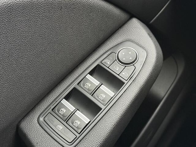 Renault CLIO 1.0 TCe Intens | NAP | Navigatie | Key-less | Climate Control | Parkeersensoren | DAB | LED | Cruise Control | Lichtmetaal |