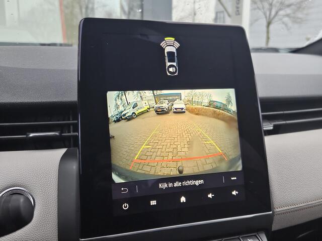 Renault CLIO 1.6 E-Tech Hybrid 140PK Initiale Paris / BOSE Premium Audio / Lederen Bekleding / Stoel & Stuurverwarming / Apple Carplay & Android Auto / All Season Banden / Trekhaak / Navigatie / Achteruitrijcamera /