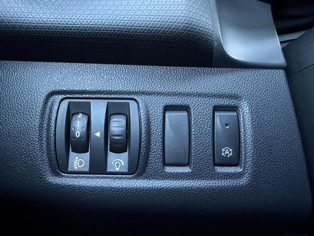 Renault CLIO 0.9 TCe Zen ?LED DLR ?Navigatie ?Bluetooth telefoon & Media ?Airco ?Cruise ?Lichtmetaal