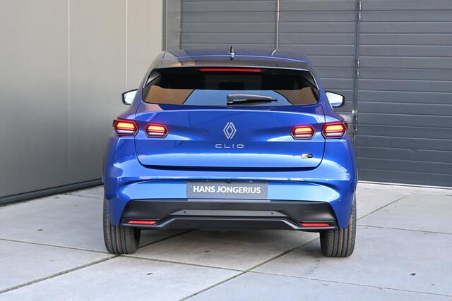 Renault CLIO esprit Alpine | Achteruitrijcamera | Elektronisch geregelde airconditioning | Grille in zwart met daarin verwerkt 113 Renault logo's