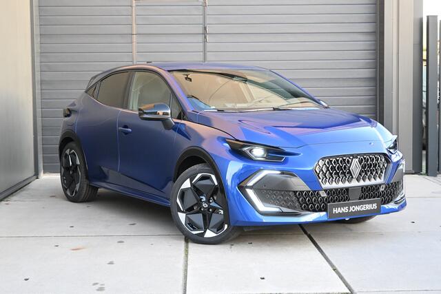 Renault CLIO esprit Alpine | Achteruitrijcamera | Elektronisch geregelde airconditioning | Grille in zwart met daarin verwerkt 113 Renault logo's