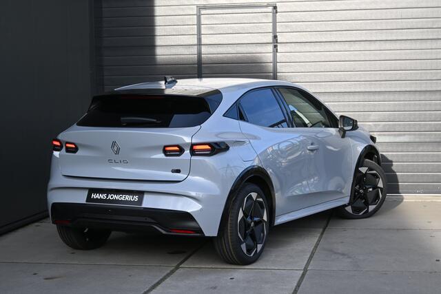 Renault CLIO esprit Alpine | Achteruitrijcamera | Elektronisch geregelde airconditioning | Grille in zwart met daarin verwerkt 113 Renault logo's