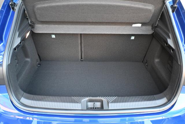 Renault CLIO esprit Alpine | Achteruitrijcamera | Elektronisch geregelde airconditioning | Grille in zwart met daarin verwerkt 113 Renault logo's