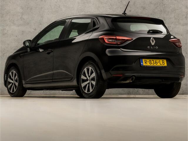 Renault CLIO 1.0 TCe 90 Equilibre Sport (APPLE CARPLAY, GROOT NAVI, LM VELGEN, PARKEERSENSOREN, SPORTSTOELEN, CRUISE, LED KOPLAMPEN, NIEUWSTAAT)