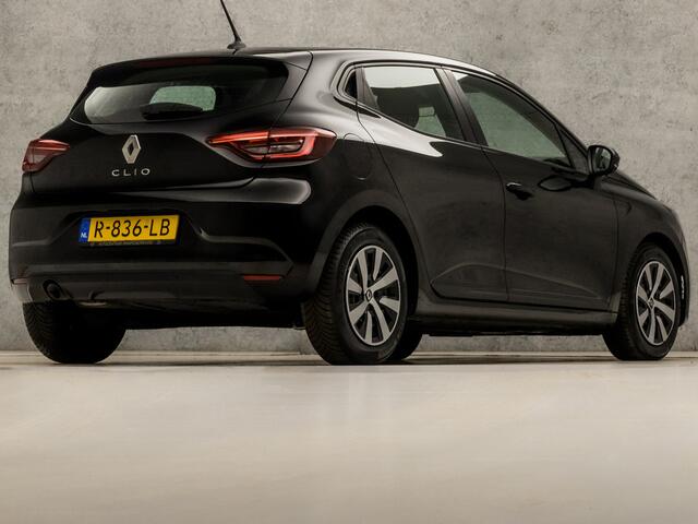 Renault CLIO 1.0 TCe 90 Equilibre Sport (APPLE CARPLAY, GROOT NAVI, LM VELGEN, PARKEERSENSOREN, SPORTSTOELEN, CRUISE, LED KOPLAMPEN, NIEUWSTAAT)