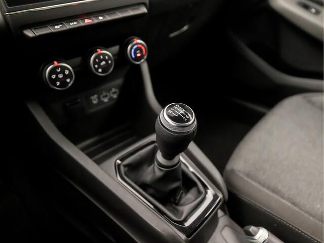 Renault CLIO 1.0 TCe 90 Equilibre Sport (APPLE CARPLAY, GROOT NAVI, LM VELGEN, PARKEERSENSOREN, SPORTSTOELEN, CRUISE, LED KOPLAMPEN, NIEUWSTAAT)