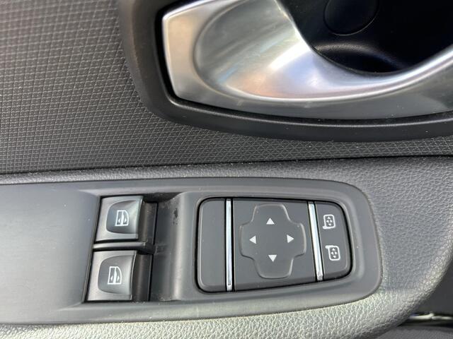 Renault CLIO Estate 0.9 TCe Limited