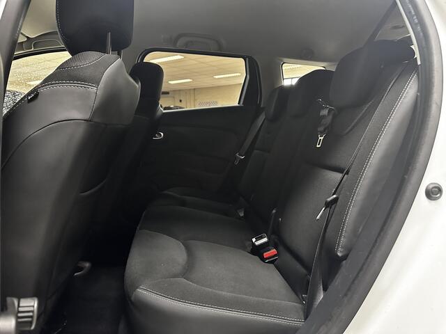 Renault CLIO Estate 0.9 TCe Zen/ Facelift!/ Trekhaak/ Extra getint glas/ PDC/ Apple + Android/ DAB+/ Navi/ Airco/ Cruise/ Elek. pakket/ Isofix/ Bluetooth/ Multi. Stuur/ Armsteun/ LED DAgrijverl./ Dakrails.