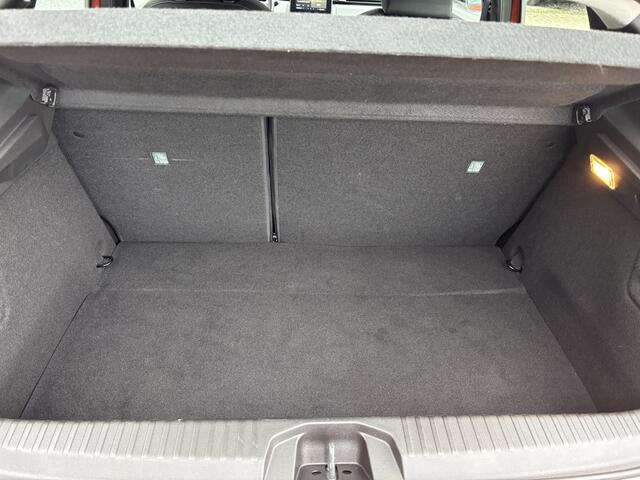 Renault CLIO 5DRS 1.6 E-Tech Full Hybrid Automaat Evolution Full LED / Carplay / Cruise control