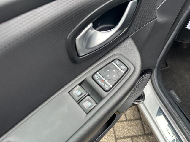 Renault CLIO 0.9 TCe Limited | Navigatie | Cruise | PDC Achter |