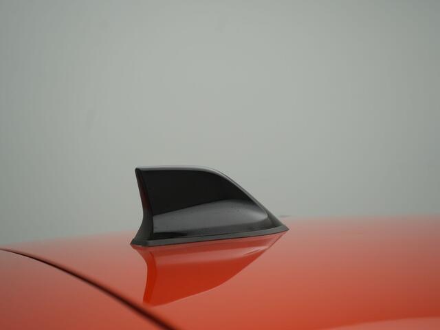 Renault CLIO TCe 100 Intens - RIJKLAARPRIJS - Keyless Entry/Start - Lichtmetalen velgen - Cruise Control - Dealeronderhouden