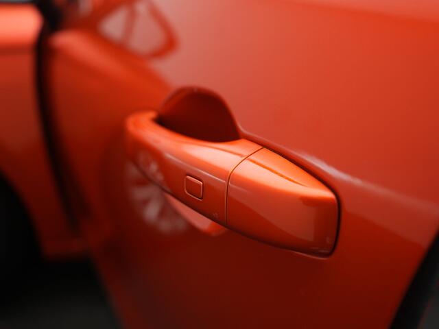 Renault CLIO TCe 100 Intens - RIJKLAARPRIJS - Keyless Entry/Start - Lichtmetalen velgen - Cruise Control - Dealeronderhouden