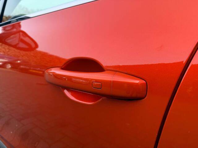 Renault CLIO 1.0 TCE Intens,LED,Leer/Alcantara,BOSE,Stoel/stuurverw,Camera,Lane Ass.,Carplay,Clima