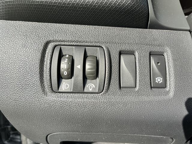 Renault CLIO Estate 0.9 TCe Intens Airco Cruise control Parkeersensoren voor en achter Telefoonverbinding Stuurwielbediening 5-Persoons