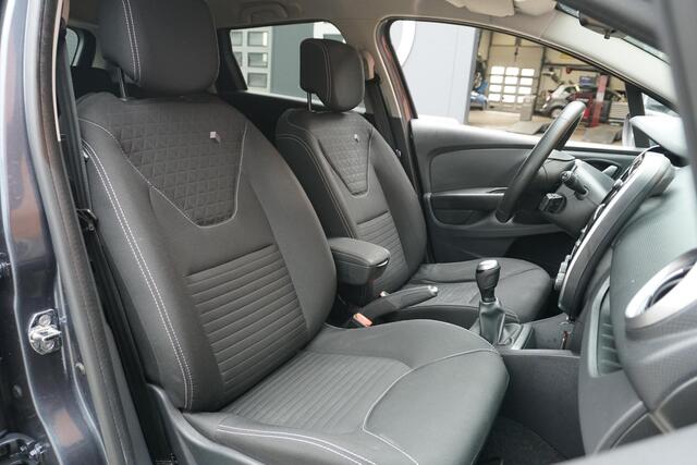 Renault CLIO Estate 0.9 TCe Limited + NAVI / SENOREN / BLUETOOTH