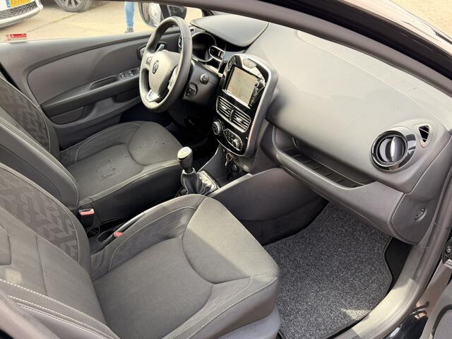 Renault CLIO 0.9 TCe Limited, REVISIE MOTOR MET NIEUWE KETTINGSET, AIRCO(CLIMA), CRUISE CONTROL, PARKEERSENSOREN, GROOT NAVIGATIE, 4X ELEK-RAMEN, BLUETOOTH-RADIO-USB-AUX, ISOFIX, LED DAGRIJVERLICHTING, CENT-VERGRENDELING, LM-VELGEN