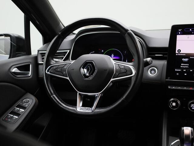 Renault CLIO 1.6 E-Tech Hybrid 140 Initiale Paris | Climate Control / ECC | Licht metalen velgen 17 inch | Cruise control | Connectiviteit | Navigatie | Lederen bekleding | Stoelverwarming | LED koplampen | Park Distance Control voor en achter, |Achteruitrijcamera |