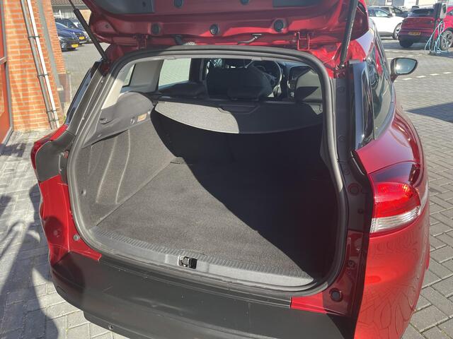 Renault CLIO Estate 0.9 TCe Zen / ALL SEASON BANDEN / PARKEERSENSOREN / CRUISE CONTROL / BASS REFLEX AUDIO