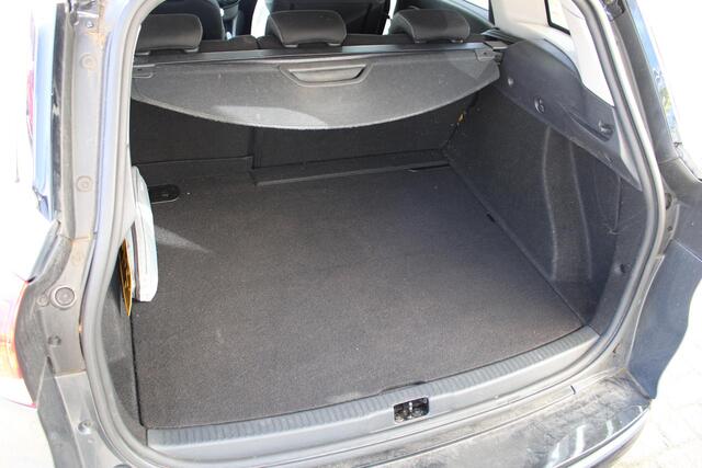 Renault CLIO Estate 0.9 TCe Limited | Parkeersensoren achter | Navi | Cruise Control