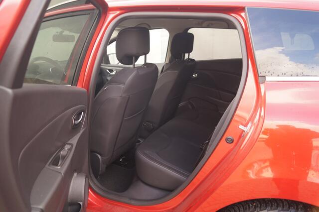 Renault CLIO Estate 0.9 TCe 90pk Limited -NAVI-AIRCO-PDC-TREKHAAK-LED-