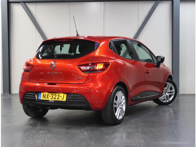 Renault CLIO 90PK TCe Zen | 2de eigenaar | Keyless | Radio/DAB | Bluetooth | Navigatie | LED | Climate Control | Isofix | Parkeersensoren | Start/stop systeem | All Season Banden | NL AUTO! |