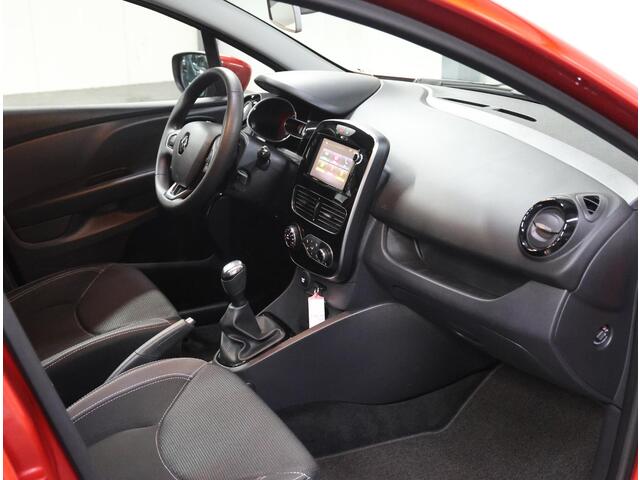 Renault CLIO 90PK TCe Zen | 2de eigenaar | Keyless | Radio/DAB | Bluetooth | Navigatie | LED | Climate Control | Isofix | Parkeersensoren | Start/stop systeem | All Season Banden | NL AUTO! |