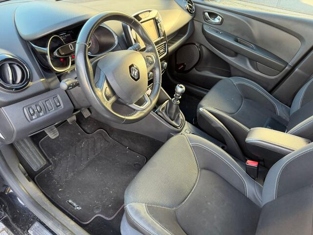 Renault CLIO BWJ 2017 | 1.2 TCe 119PK Zen | TREKHAAK | AIRCO | NAVI | CRUISE | LICHTMETAAL |