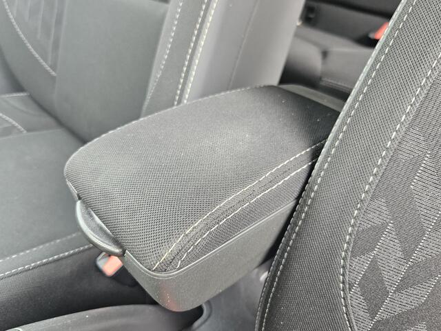 Renault CLIO Estate 0.9 TCe Limited / Navigatie / All Season Banden / Android Auto / 1e Eigenaar / Dealer Onderhouden / Cruise Control / Parkeersensoren /