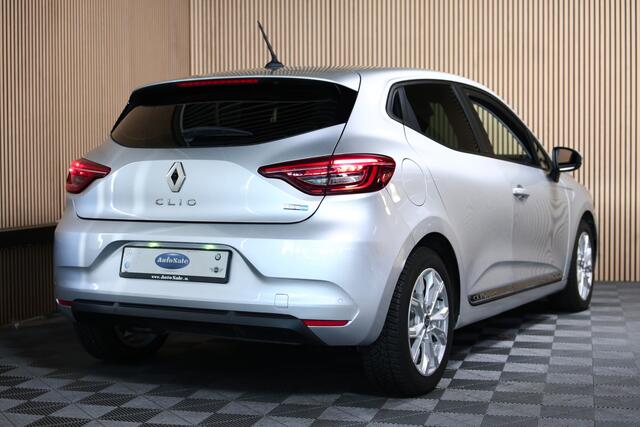 Renault CLIO 1.6 E-Tech Hybrid 140 Zen NAVI 89dkm 21