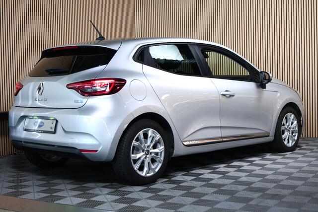 Renault CLIO 1.6 E-Tech Hybrid 140 Zen NAVI 89dkm 21