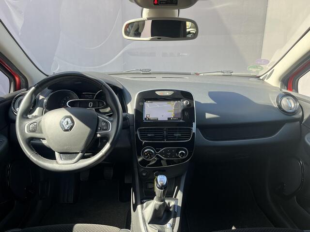 Renault CLIO Estate TCe 90 Intens / Navigatie / Bluetooth / Dealer Onderhouden / Airco / Cruise Control / Stoelverwarming/ Trekhaak /