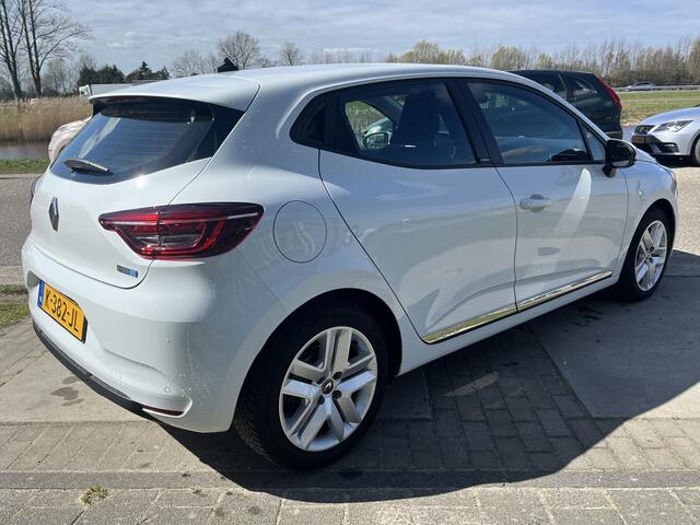 Renault CLIO 1.6 E-Tech Hybrid 140PK Dealer onderhouden / Automaat / AppleCarplay - Android Auto / PDC.Achter / Cruise / Navi 2e Paasdag open 09.00-17.00 uur
