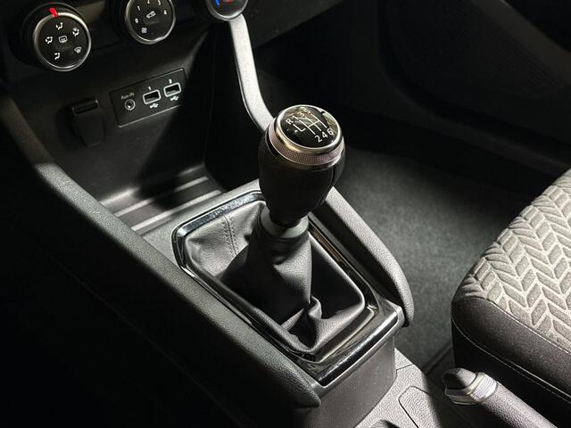 Renault CLIO 1.0 TCe 90 Evolution (APPLE CARPLAY, GROOT NAVI, PARKEERSENSOREN, LM VELGEN, SPORTSTOELEN, CRUISE, NIEUWE APK, NIEUWSTAAT)