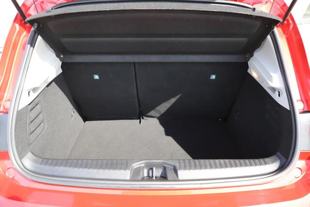 Renault CLIO 1.0 TCe Business Zen Navigatie Carplay Android Airco Cruise Control LED Rijstrooksensor Parkeersensor