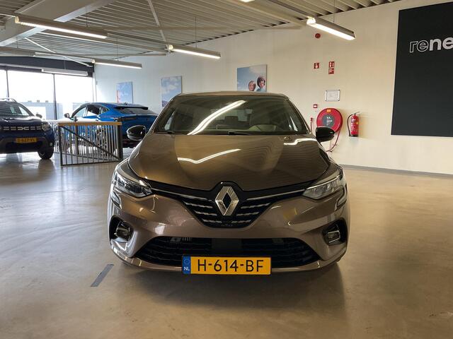 Renault CLIO 1.3 TCe Initiale Paris APPLE CARPLAY ANDROID AUTO / LEDEREN BEKLEDING CLIMATE CONTROLE / CRUISE CONTROLE / NAVIGATIE.